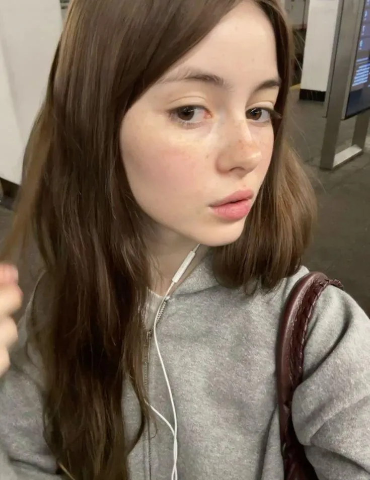 skinny body begging to get split by your thick cock :3 posted by pinkwillowx