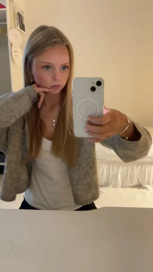 skinny little body aching for your big cock to fill it up by daisywhisperrx