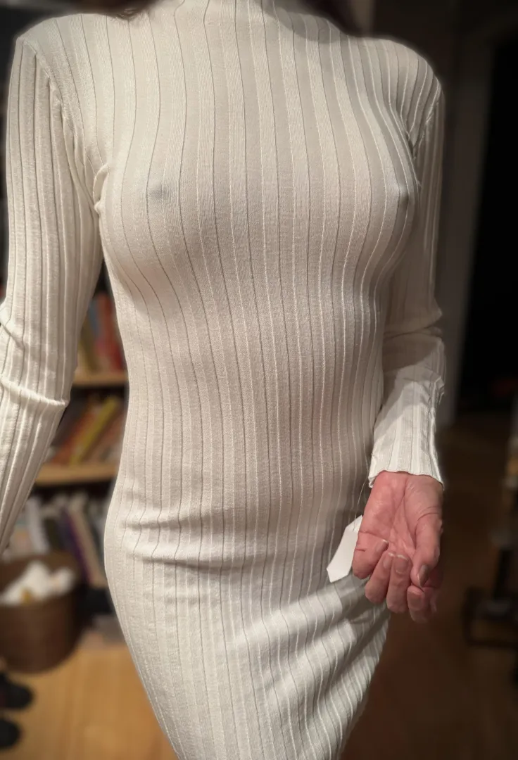 Skin-Tight Glamour posted by AsianSwingingHotWife