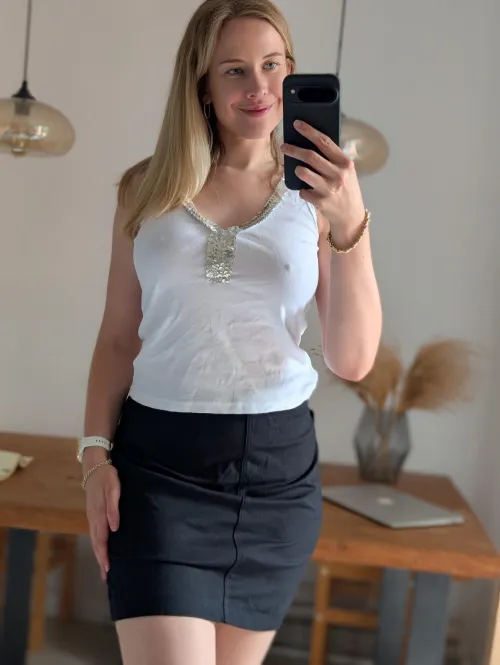 Skirt kinda day [f] by naturalgirl_mel