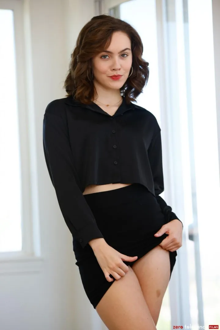 Skirt up posted by imstillnotjavier