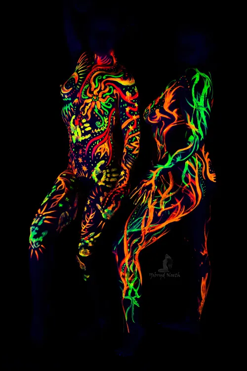 Sleek brush strokes across the skin... by Ysbryd-Noeth