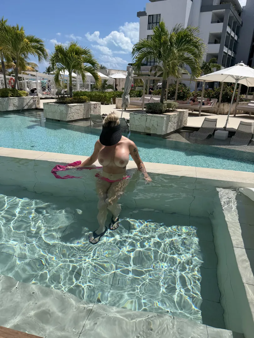 Slept in and missed Boobs cruise posted by ellahazelofficial