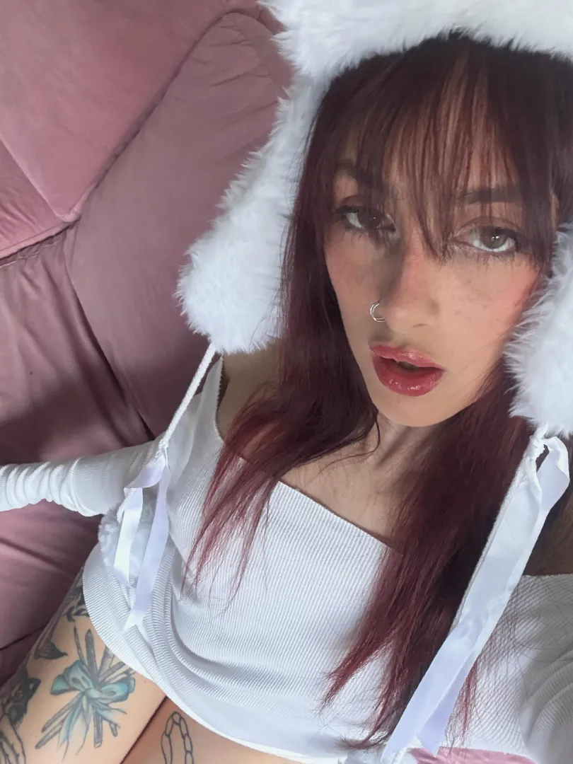 Slightly buzzed + can’t host, fwb vibes? - check instta:.lunabowtie'. posted by legosearch