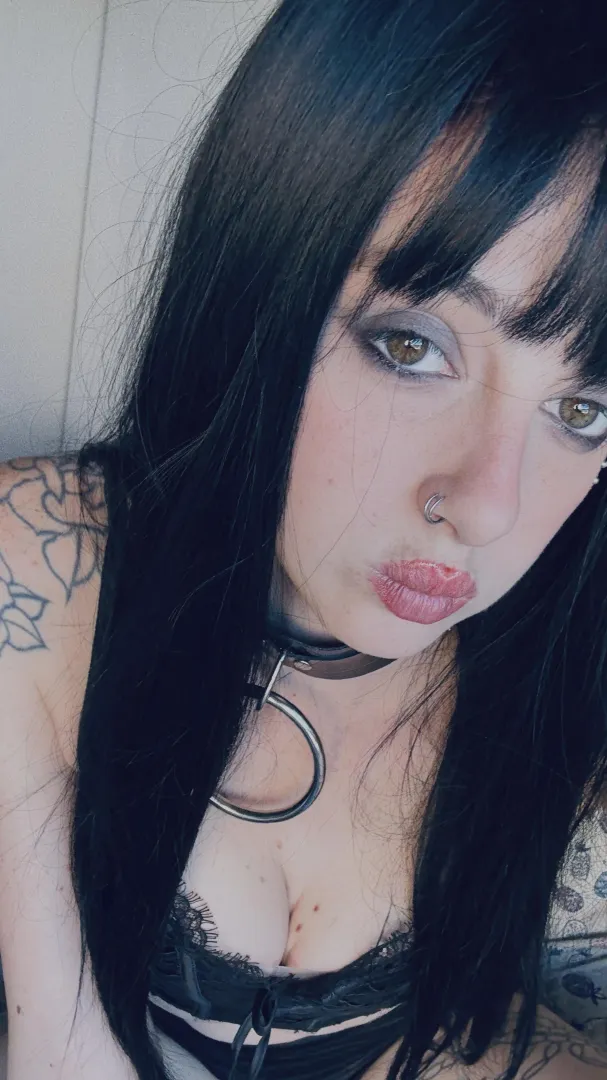 Slightly horny + can’t host rn - msg me on lg: ,.lunarumes`. posted by M1collector65