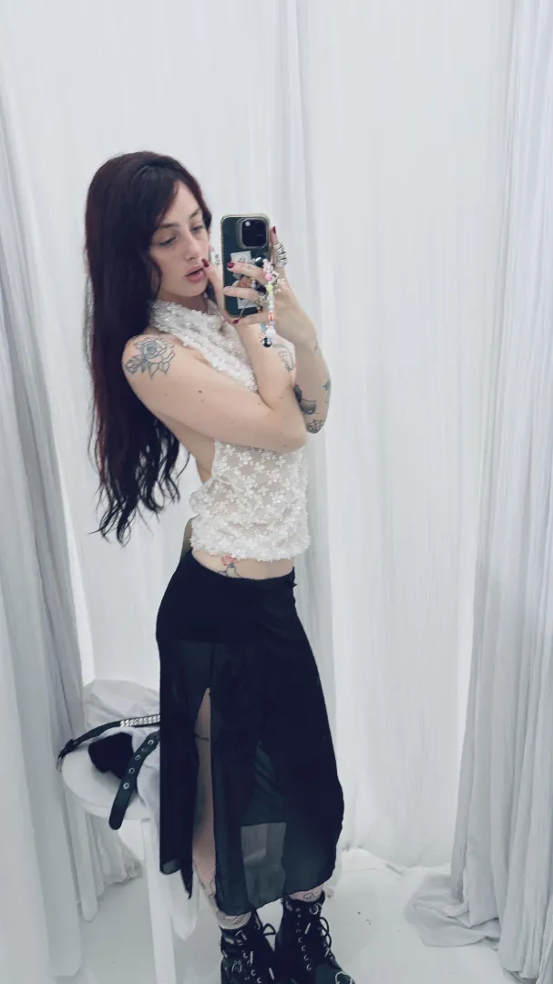 Slightly horny, slightly bored, can’t host instta is easier: .Iunabowtie'. posted by FakeyFaked