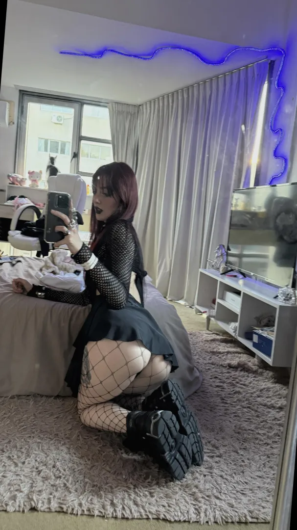 Slightly tipsy + can’t host, down for fwb vibes if you can send on lg: >>Iunarumes<< posted by viio