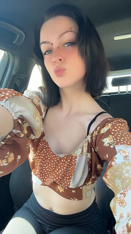 Slim waist, pretty face by Sufficient_Barber799