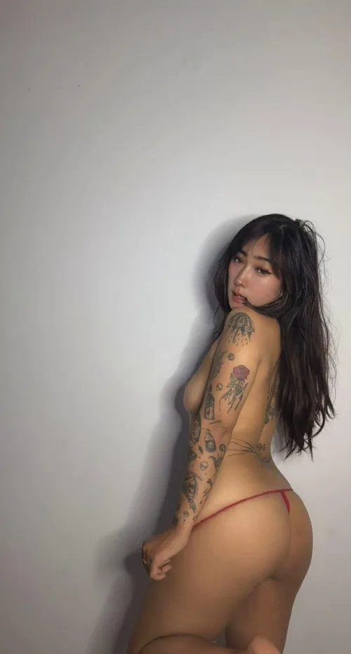 slimthicc and wanna crushed ur dickk by Softflamee