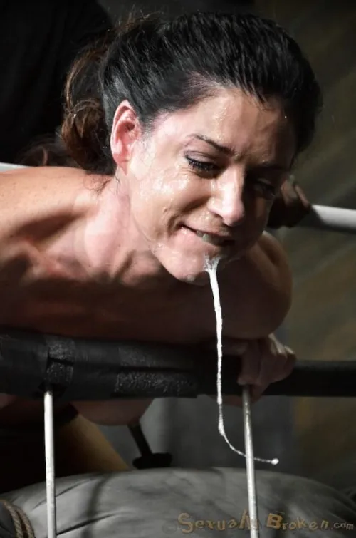 Sloppy smile by imstillnotjavier