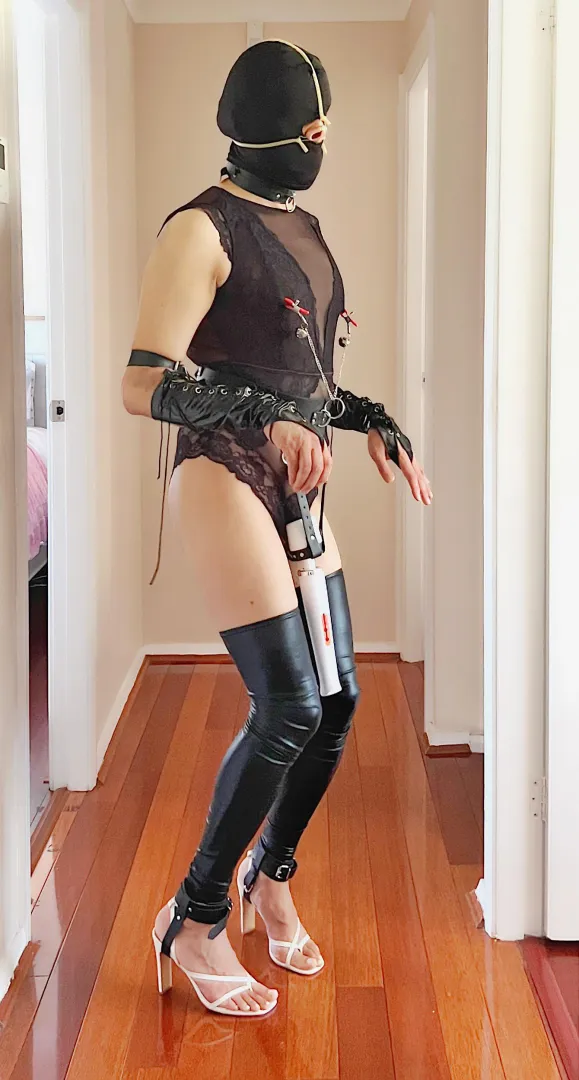 Sluts need to be hooked tight posted by pri55y_pru69nce