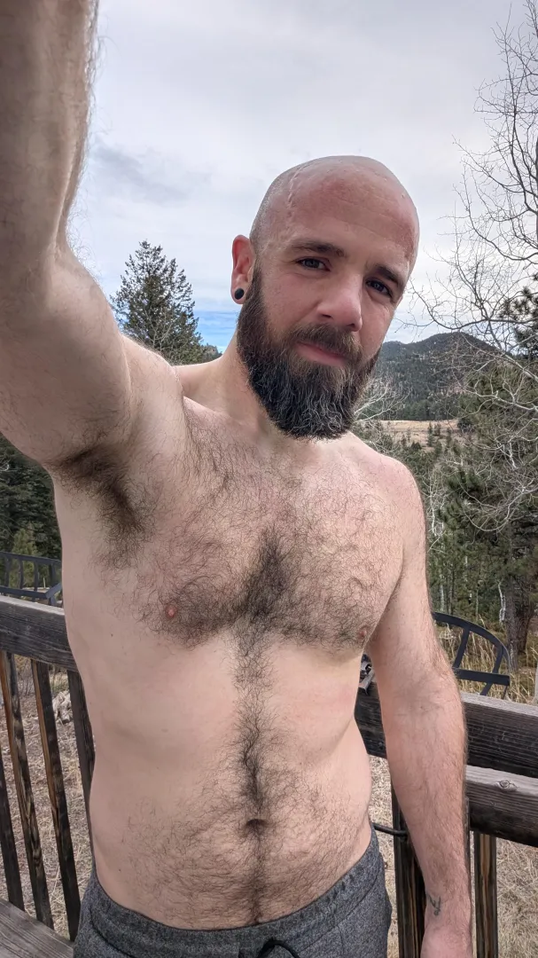 Small and sweaty posted by major7x6