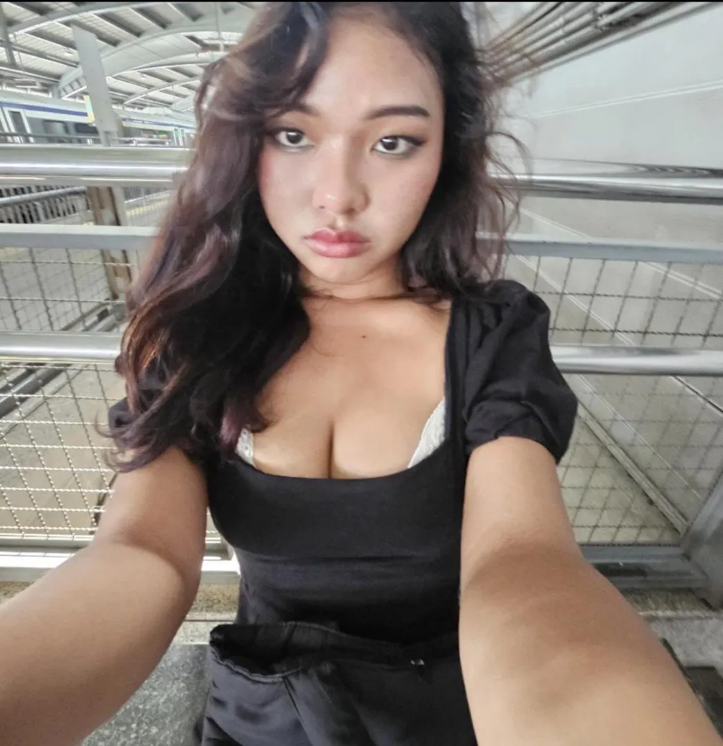 small boobs big dreams posted by thesirenlunaa