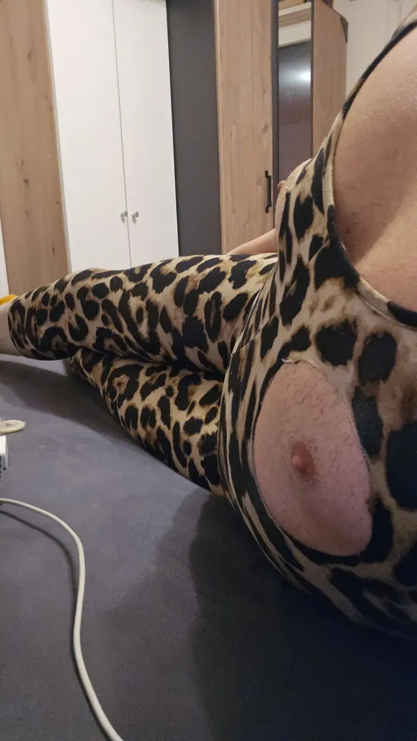 Small tits nice ass posted by Hungry-War-807