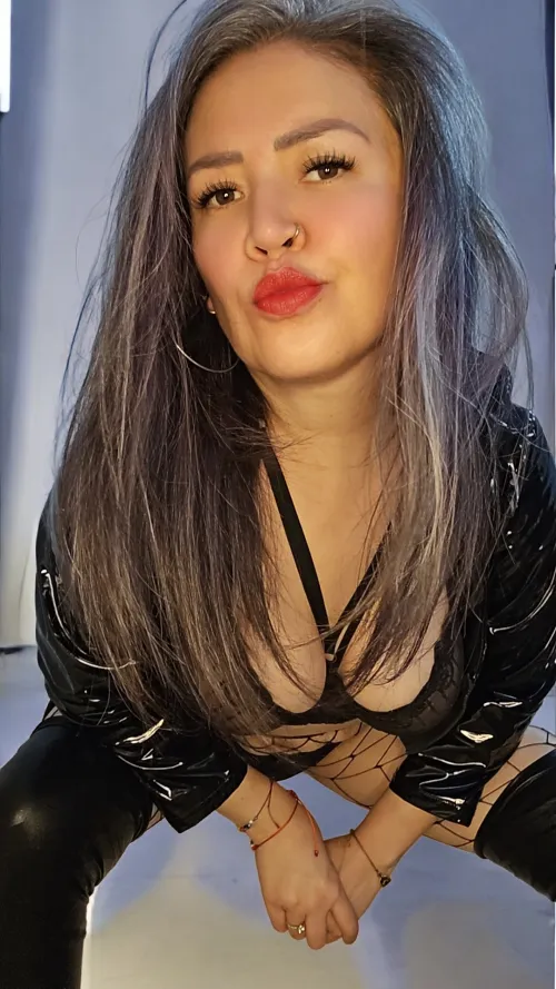  Smart Men Pay Without Being Asked by AngyRiveraOf