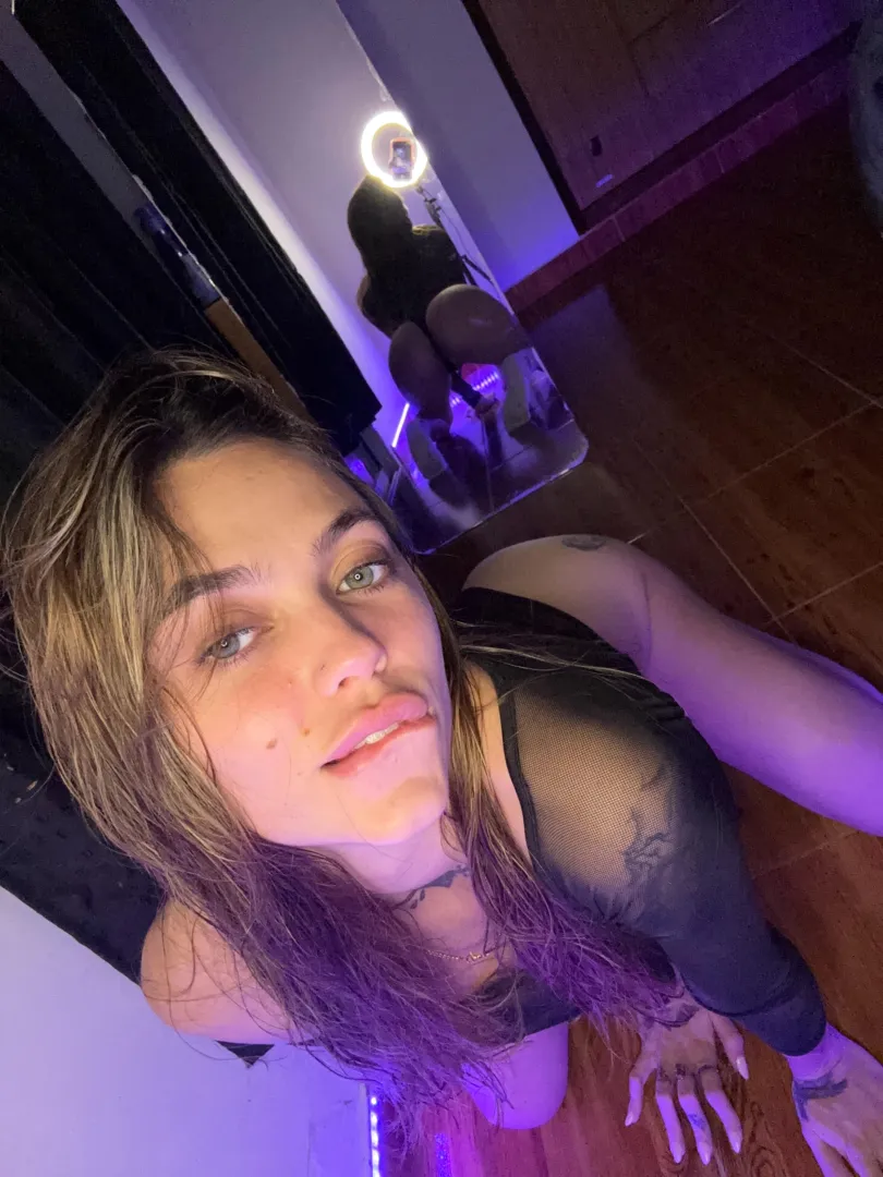 Smashing me is the best decision you would ever make BTBF posted by xRosyGleam