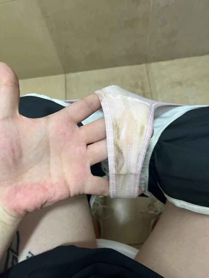 Smelly panties[p] posted by MisssAbril