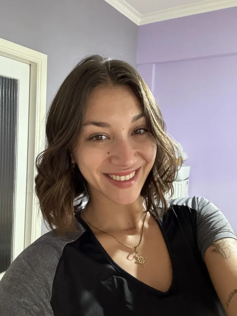 smilers unite, grinning at my phone like i'm in love posted by No-Scientist00