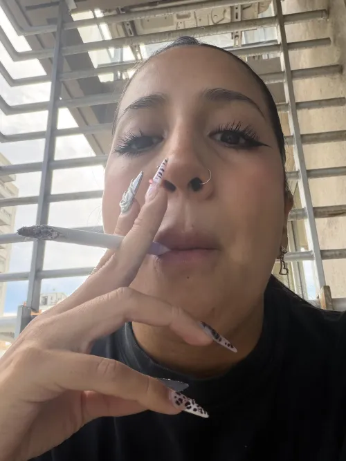 smoke with me by babygalsivip