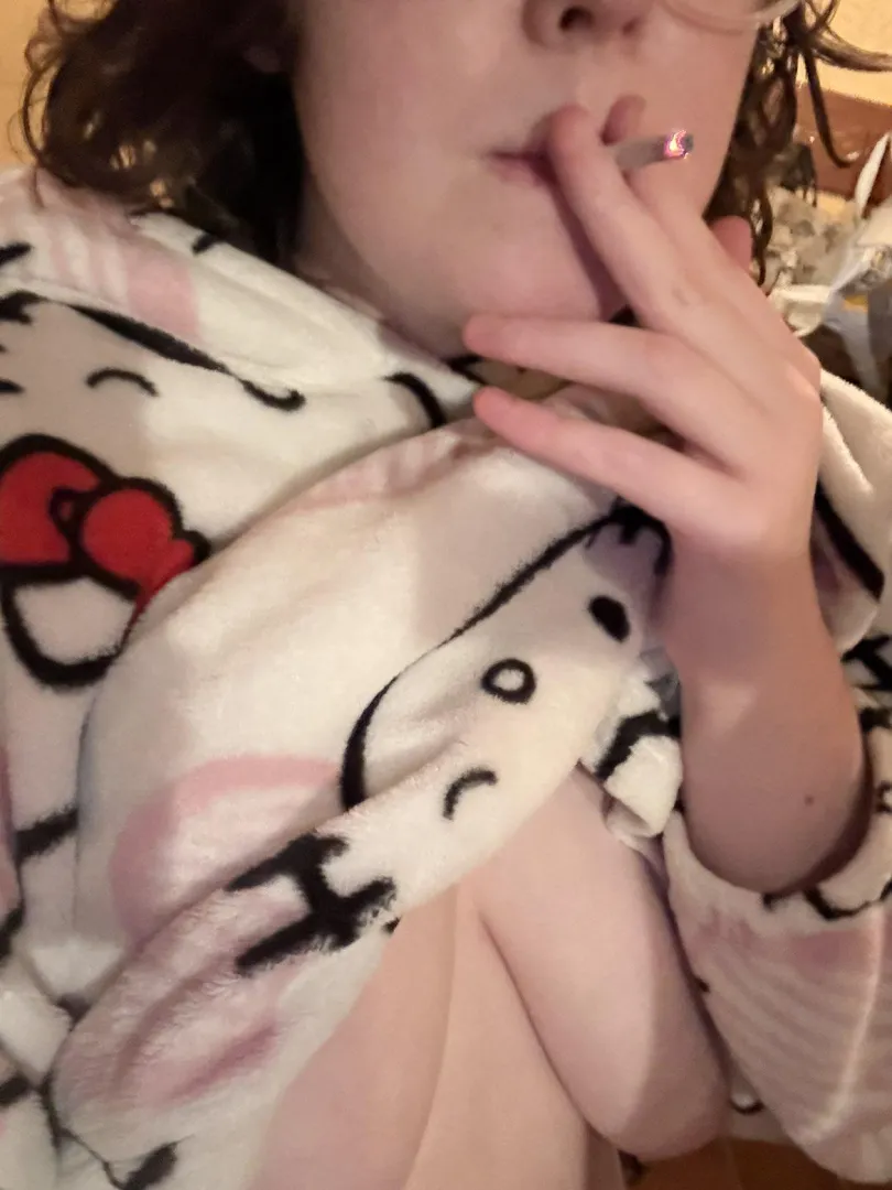 smoking a join in my cute gown  posted by marilynsmadness