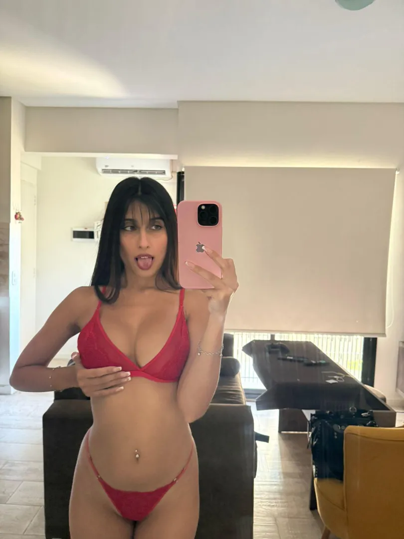 Snd'ing a nudes to 'any guy' who react to this (be patient) posted by Sweetyncky