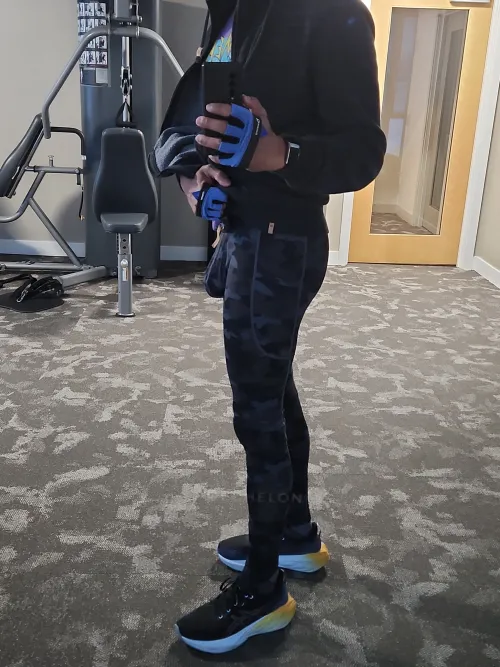 Sneaking some pics behind the runner. by MochaShow