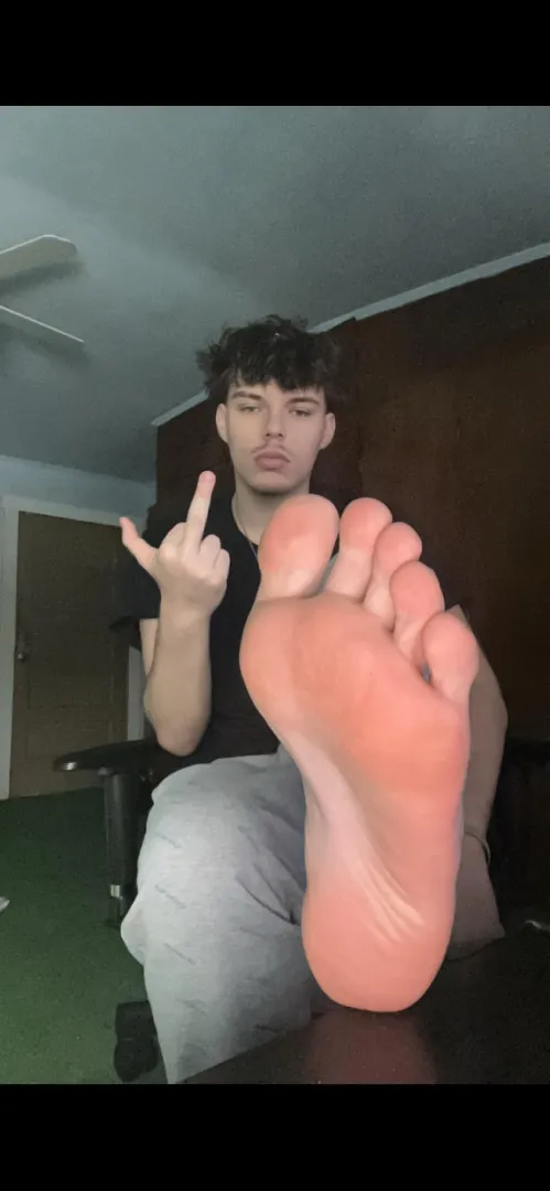 Sniff and serve posted by master__thizzy