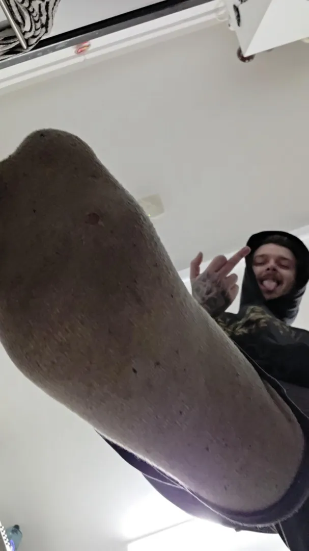 Sniff my sweaty, dirty feet whilst I drain you wallets posted by ThexDemonicDevilx