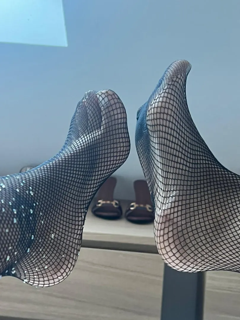 Sniff or suck ? posted by BabyPinkToesx