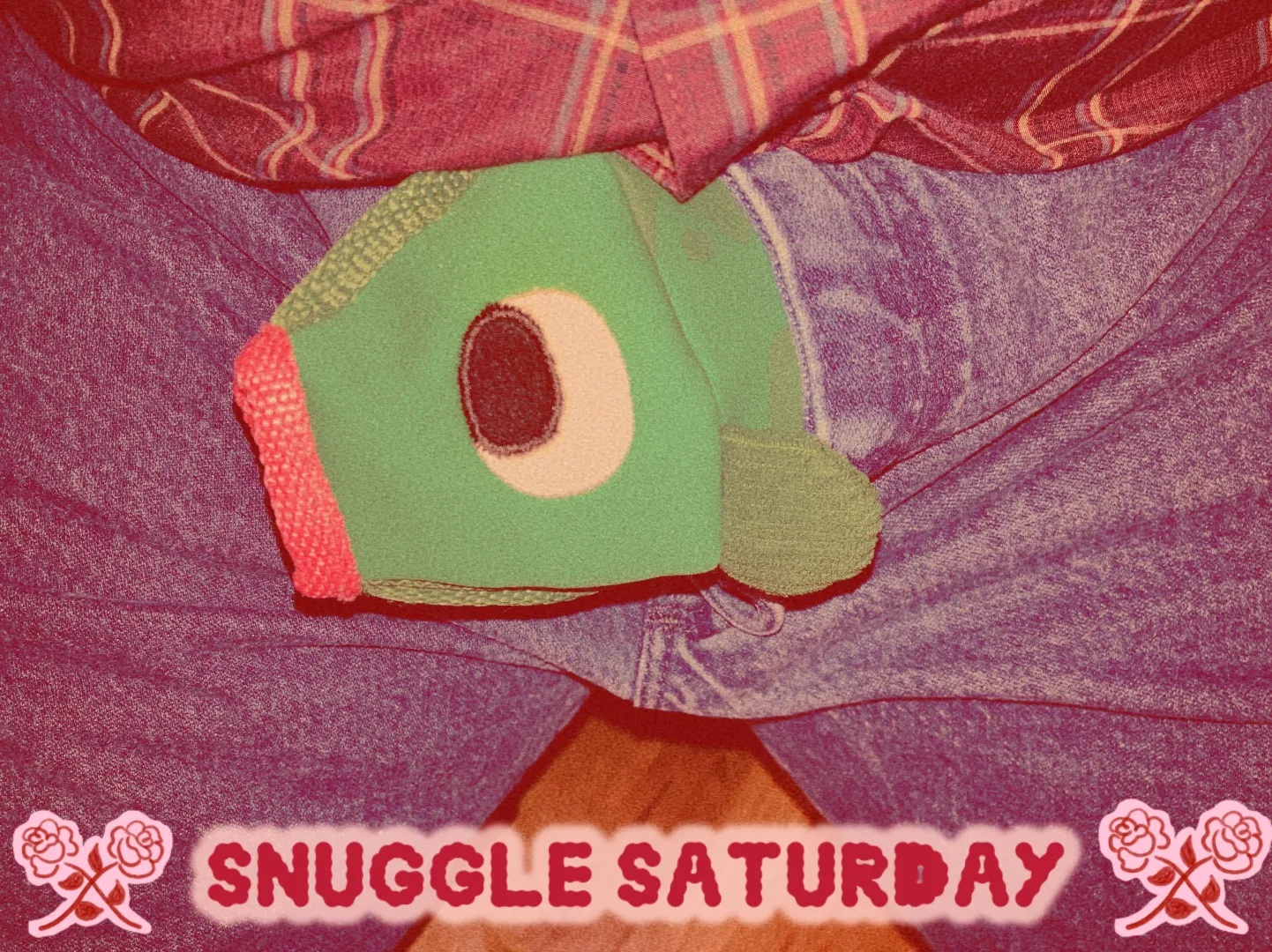 [Snuggle Saturday] Is that a fish in your pants or are you happy to see me? posted by FishJobsAreTheBest