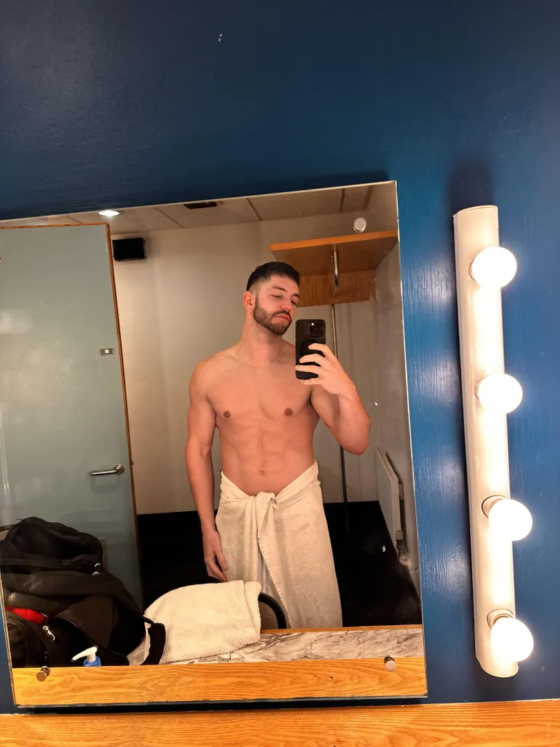 So fucking hot posted by ItsTheRealKendalRyan