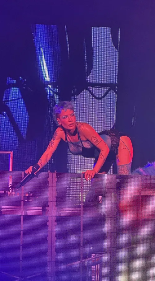 so hot  by hidden_folder_