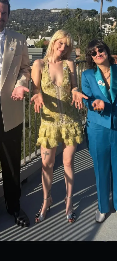 So hot ❤️‍ by Grouchy-Bat1