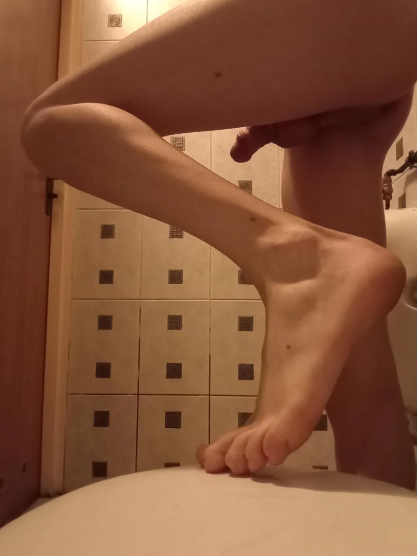 So I was at public restroom yesterday, aaand... posted by xXBrendenSonneXx