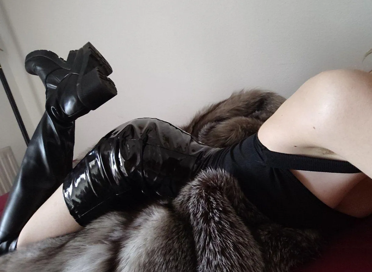 so many triggers and you only focus on the soft fur posted by vynilvamp