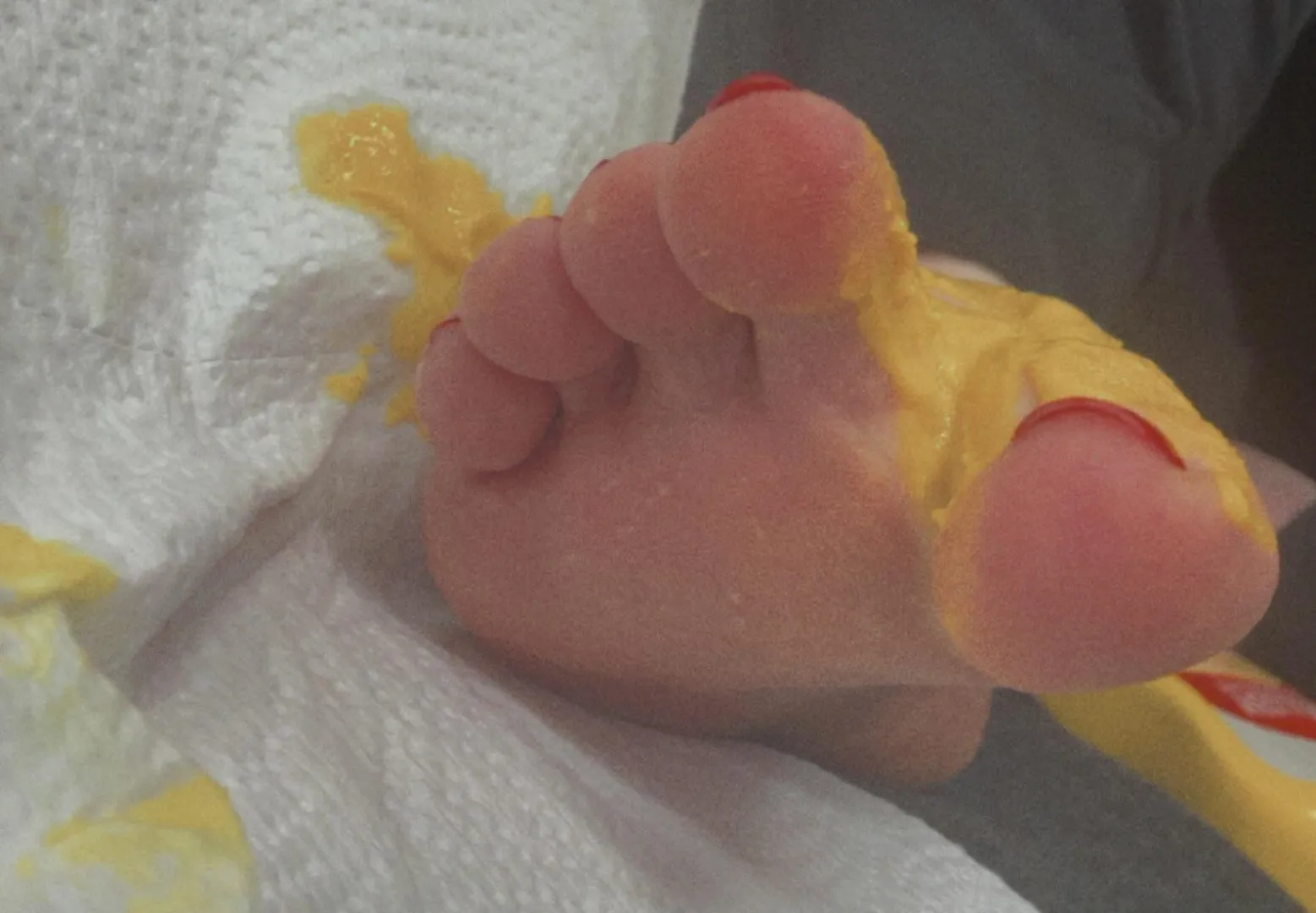 So messy between my toes  posted by KshawneeR