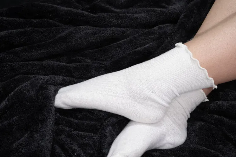 So soft! perfect for caressing by barefootsienna