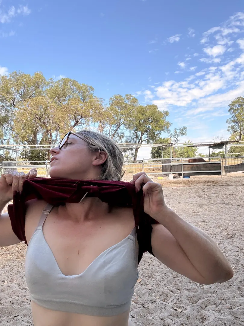 So sweaty i just need to strip off posted by lilmissloveable93