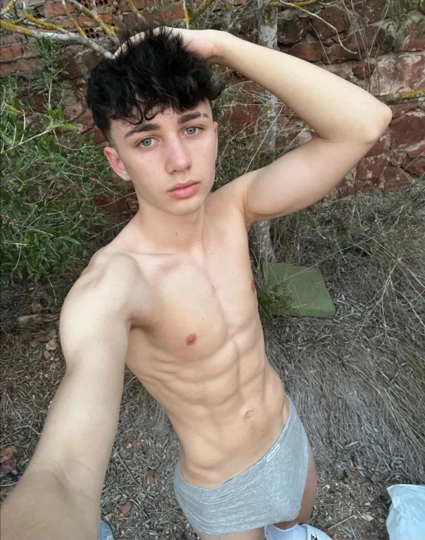 So that you fill me with kisses posted by luli-fiery101