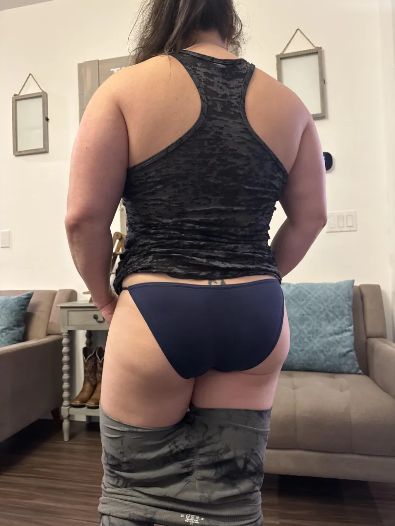 So the⚾️team group chat has apparently voted me favorite carpool driver and sleepover host☺️ posted by missyRN9