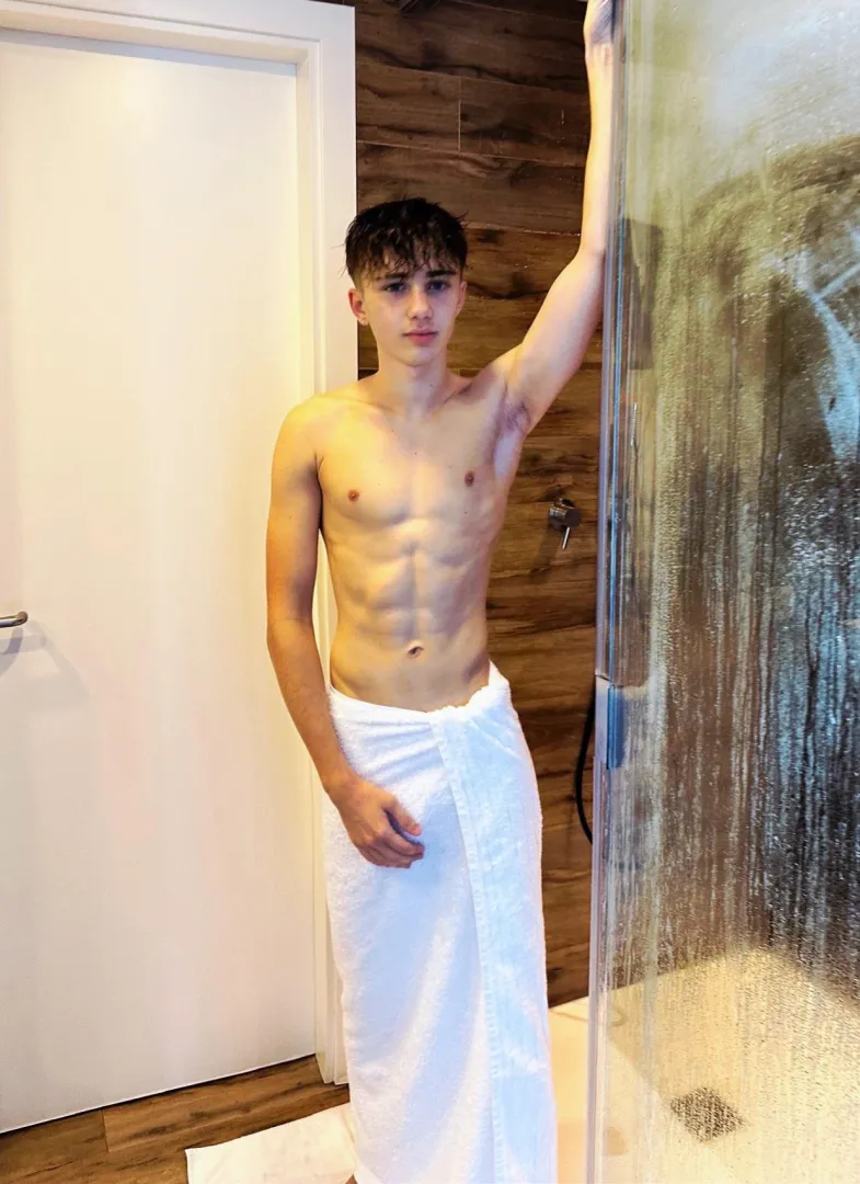 So you can pass your tongue all day posted by luli-fiery101