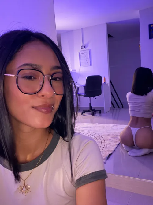 So you can see a little bit of me by litle_meli