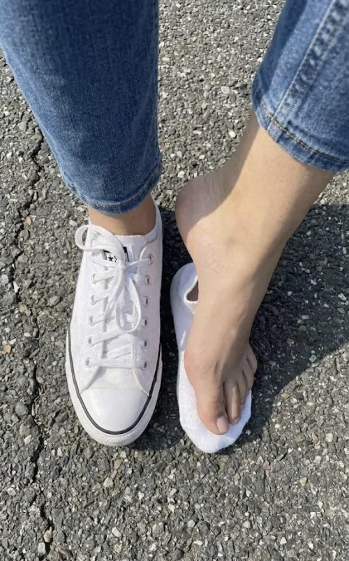 So you like brown feet?  (Size 7) by Educational-Two8970