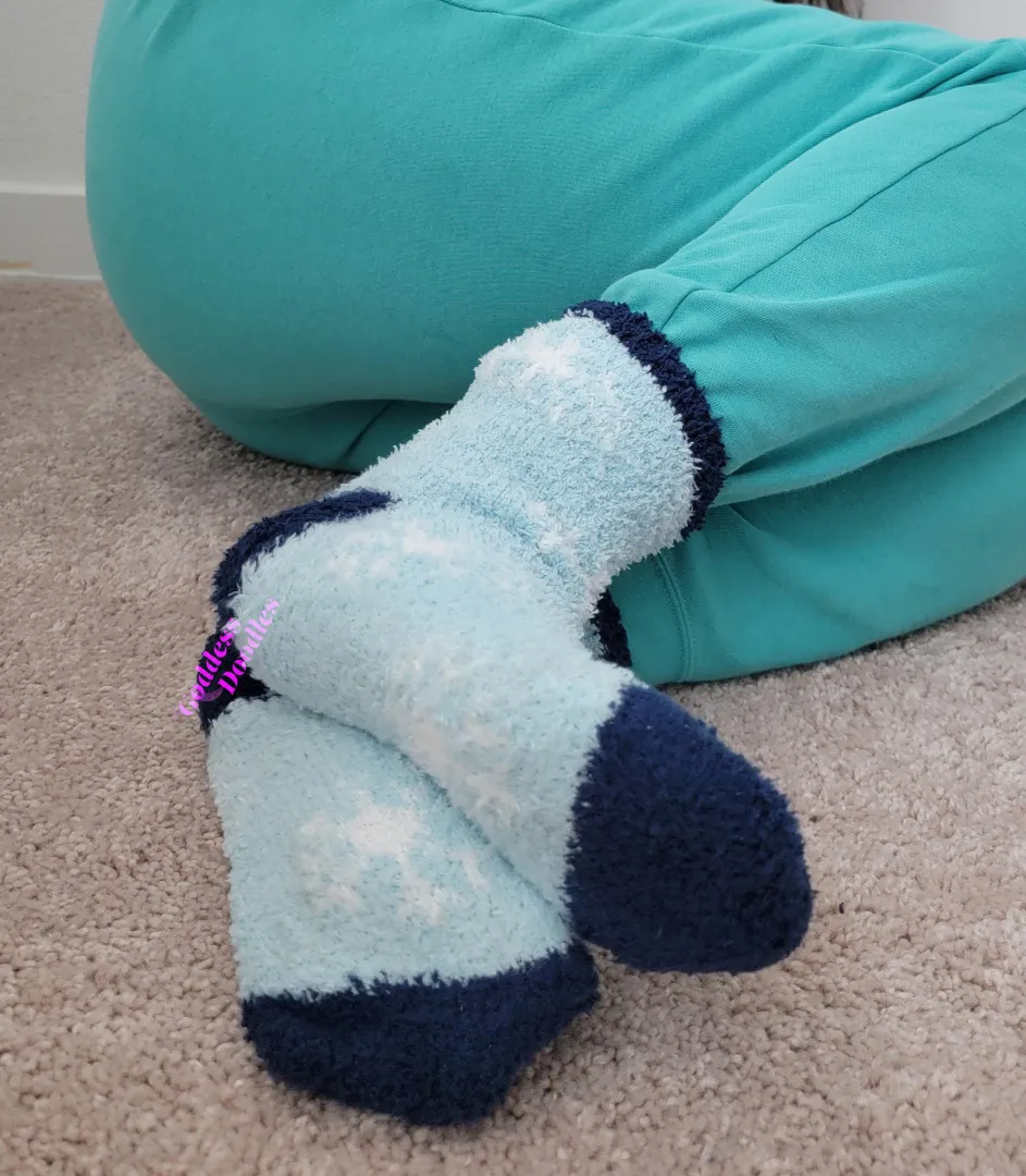 socks and sweats all dayyy posted by GoddessDoodles_