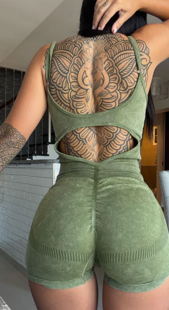 soft posture, strong presence posted by Crave-Siren