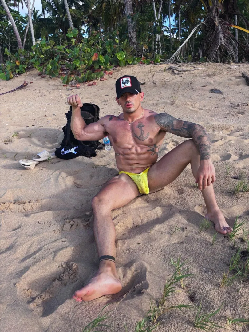 Soft smile, dangerous intentions. posted by vellitrap