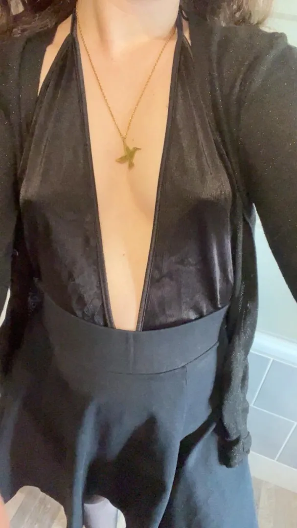 Soirée salon de l’erotisme : vous trouvez comment la tenue ?  posted by BlueFairies88