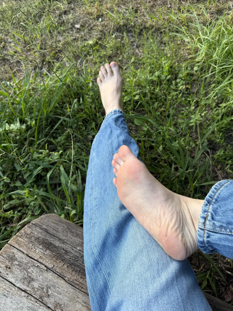 Soles on show, no apologies posted by MallowWhisk