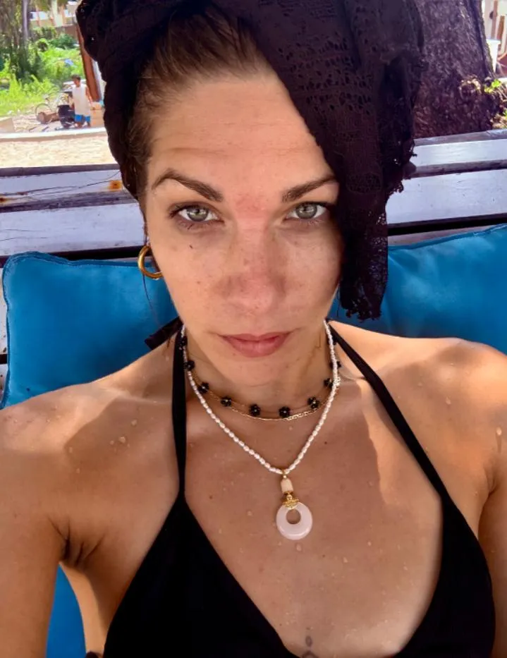 Solo io e i miei occhi da gatta appena finito di nuotare nel mare della Thailandia. posted by Iilly_hedony