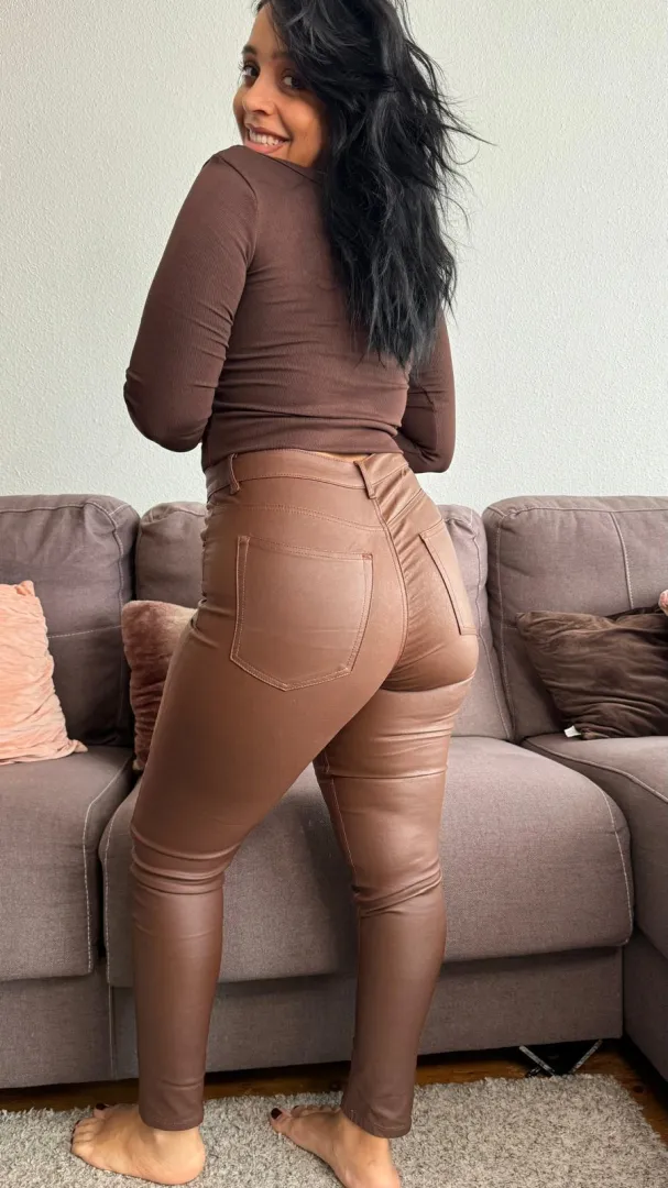 Some call it junk in the trunk... I call it premium cargo only posted by Galadriel69_